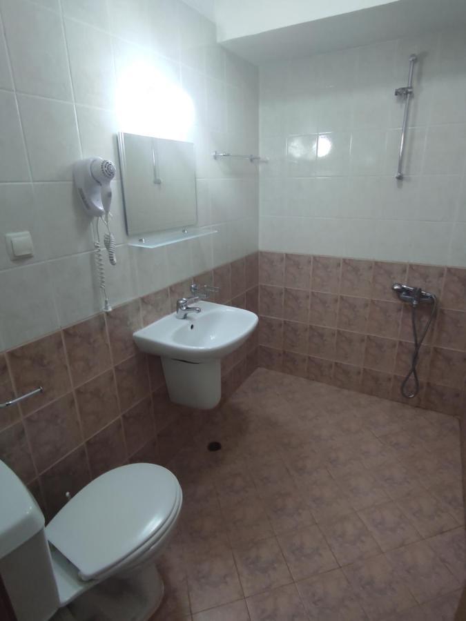 Хотел Андре Hotel Chernomorets Ngoại thất bức ảnh