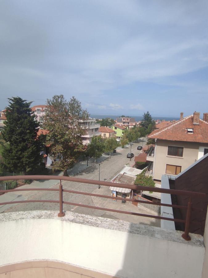 Хотел Андре Hotel Chernomorets Ngoại thất bức ảnh